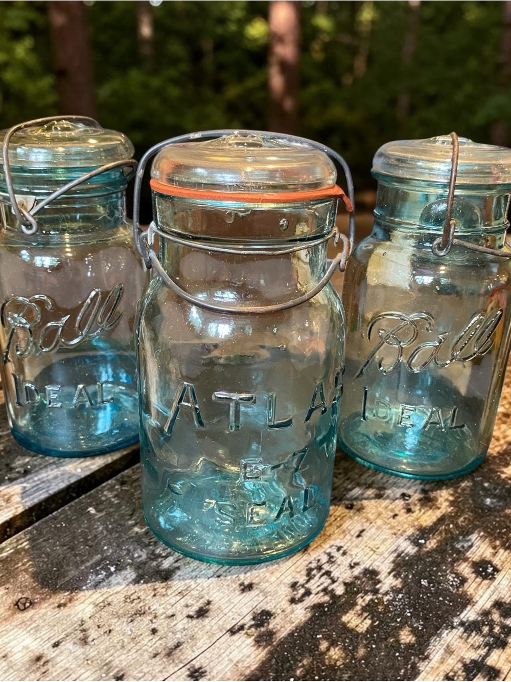 VINTAGE BLUE BALL AND ATLAS CANNING JARS WITH LIDS BUNDLE OF THREE